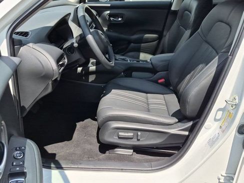 Used 2025 Honda HR-V EX-L image 8