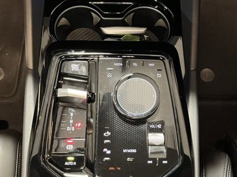 Used 2025 BMW 530i xDrive image 33