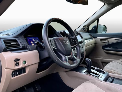 Used 2019 Honda Pilot EX image 16