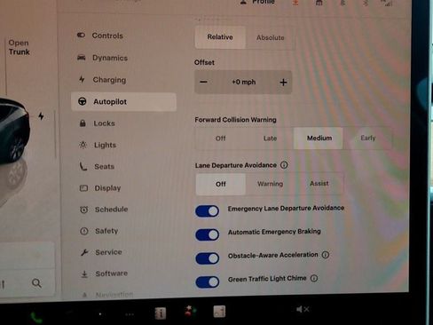 Used 2024 Tesla Model Y 2WD image 21