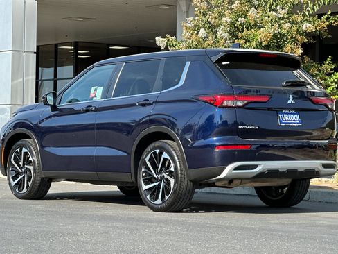 Used 2024 Mitsubishi Outlander SE image 6