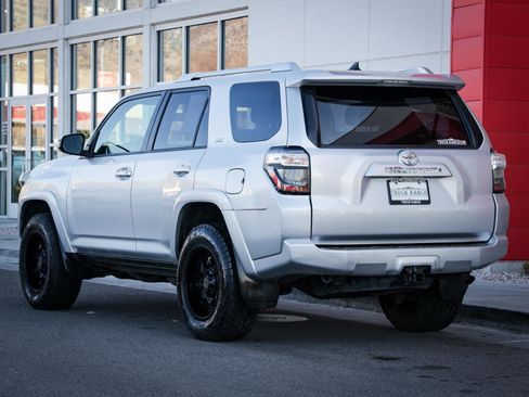 Used 2015 Toyota 4Runner SR5 image 5