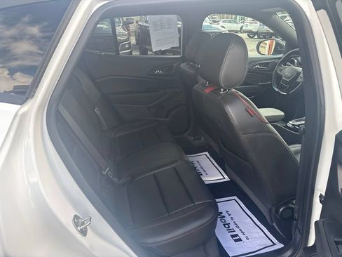 Used 2025 Chevrolet Trax RS FWD image 40