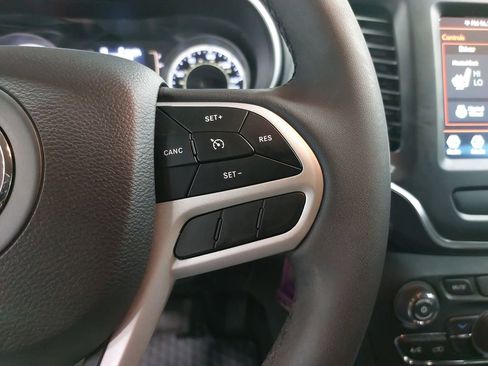 Used 2022 Jeep Cherokee Latitude image 17