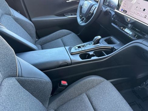 Certified 2023 Toyota Crown XLE image 21