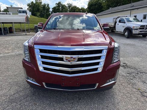 Used 2017 Cadillac Escalade Luxury AWD/4WD image 13