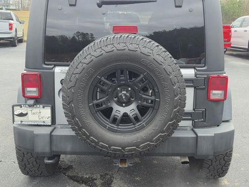 Used 2013 Jeep Wrangler Unlimited Sport image 6