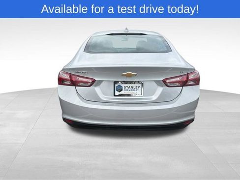 Used 2022 Chevrolet Malibu LT FWD image 3
