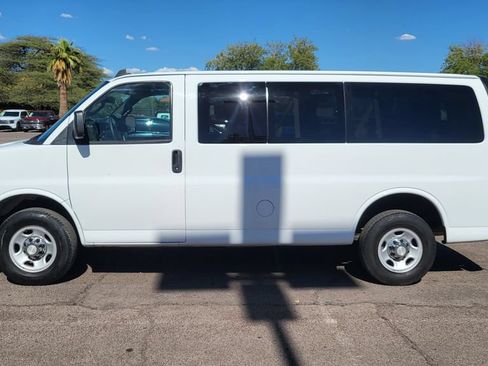 Used 2020 Chevrolet Express 2500 LT w/ LT Preferred Equipment Group RWD image 7