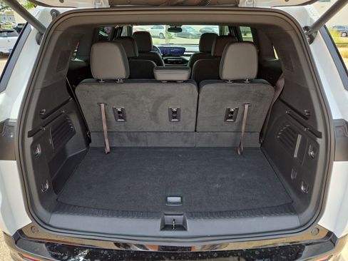 Used 2025 Buick Enclave Sport Touring image 12