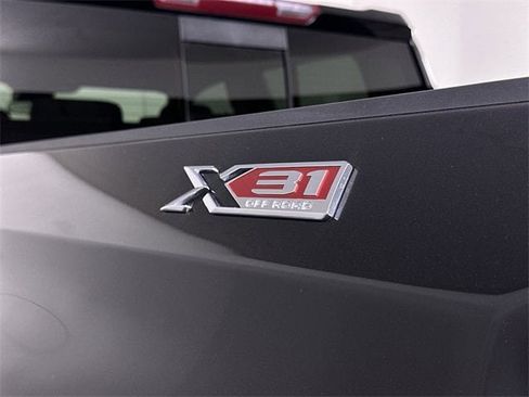 New 2025 GMC Sierra 1500 Elevation image 32