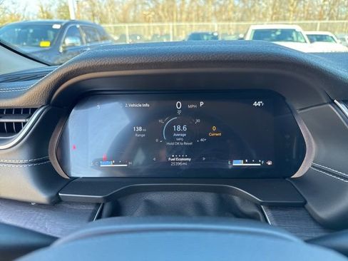 Used 2022 Jeep Grand Cherokee Limited w/ Luxury Tech Group II image 10