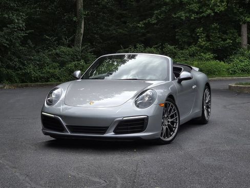 Used 2018 Porsche 911 Carrera RWD image 1