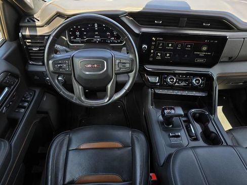 Used 2023 GMC Sierra 1500 AT4 w/ AT4 Premium Package AWD/4WD image 17