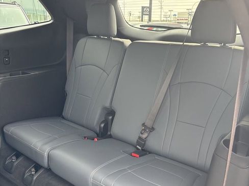 Used 2023 Buick Enclave Essence image 27