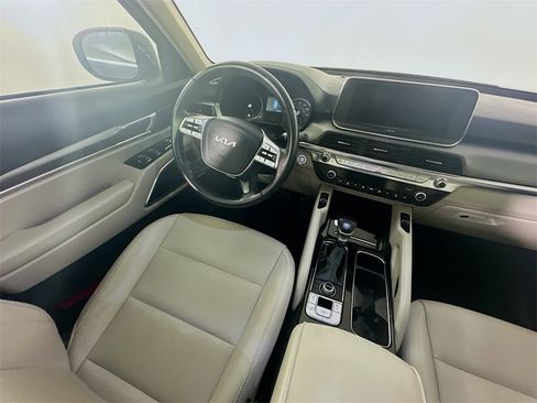 Used 2022 Kia Telluride S image 9