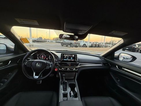 Used 2019 Honda Accord Sport image 12