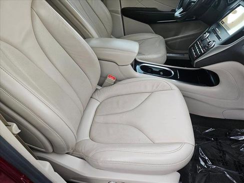 Used 2019 Lincoln MKC Select w/ Select Plus Package image 21