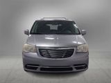 Used 2014 Chrysler Town & Country Touring image 3