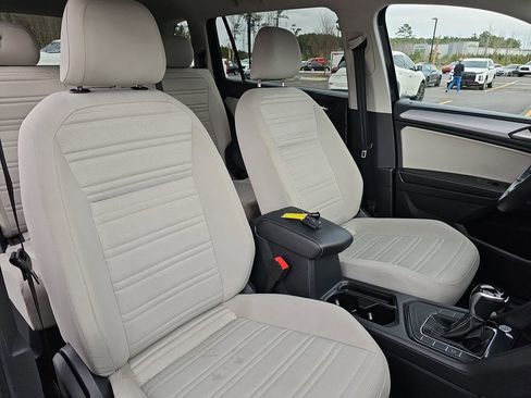 Used 2024 Volkswagen Tiguan S image 13