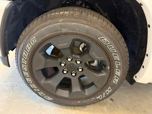 Used 2025 RAM 1500 Big Horn w/ Night Edition AWD/4WD image 33