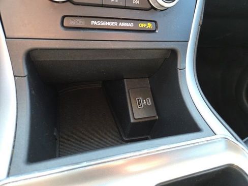 Used 2022 Ford Edge SEL image 17