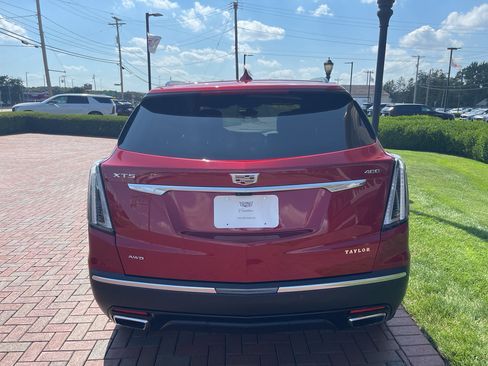 Used 2023 Cadillac XT5 Sportv w/ Technology Package AWD/4WD image 9