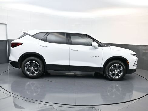 Used 2023 Chevrolet Blazer LT w/ Driver Confidence Package image 2