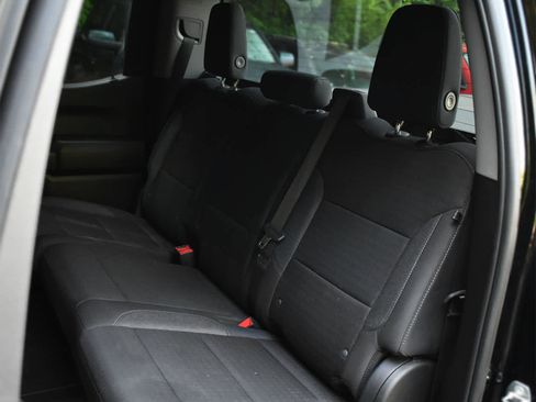 Used 2023 Chevrolet Silverado 1500 Custom AWD/4WD image 10