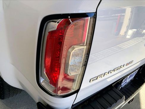 Used 2019 GMC Canyon SLE w/ Elevation Edition image 26