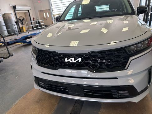 Used 2023 Kia Sorento SX image 6