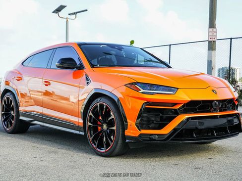 Used 2022 Lamborghini Urus image 12