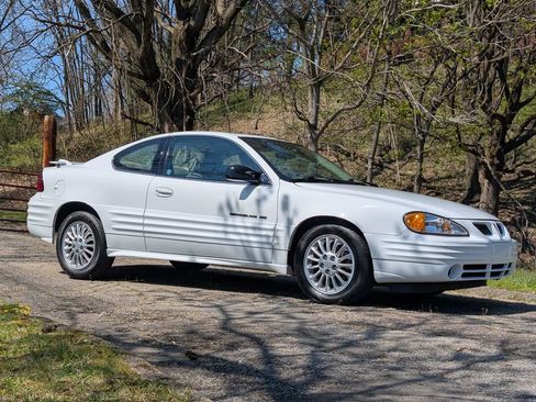 Used 2001 Pontiac Grand Am SE w/ Solid Value Appearance Pkg FWD image 7