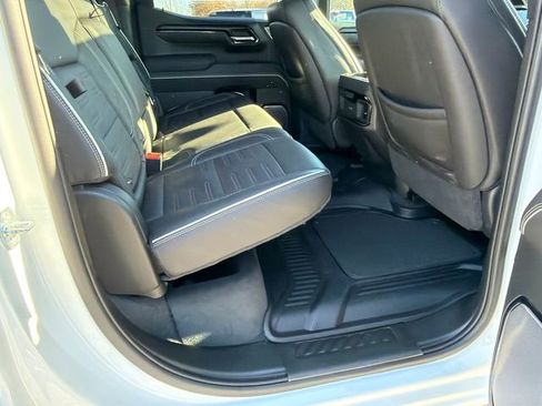 Used 2023 GMC Sierra 1500 AT4X image 15