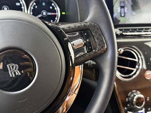 Used 2022 Rolls-Royce Cullinan Black Badge w/ Dark Exterior Package AWD/4WD image 24