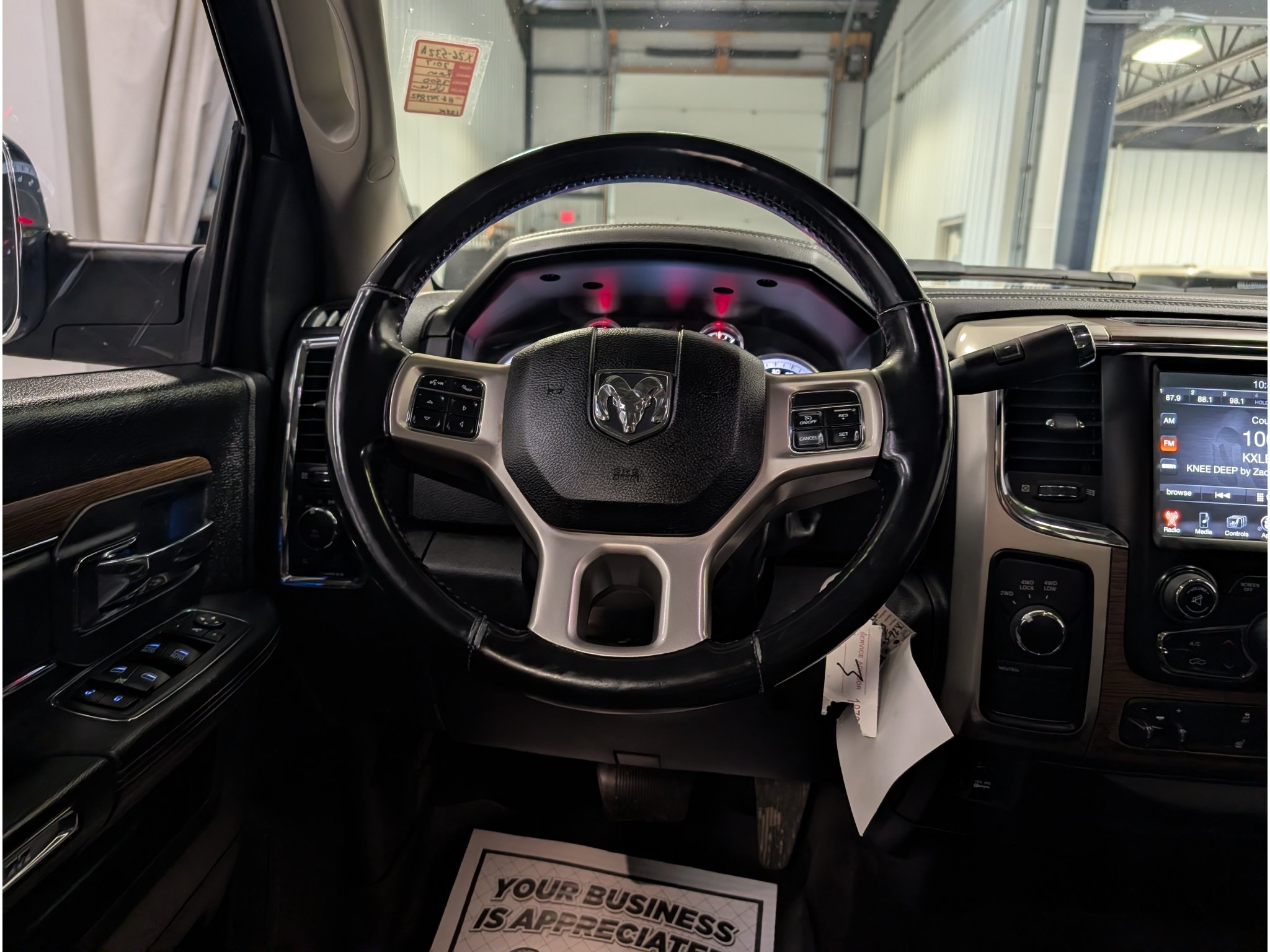 Used 2017 RAM 3500 Laramie AWD/4WD image 11