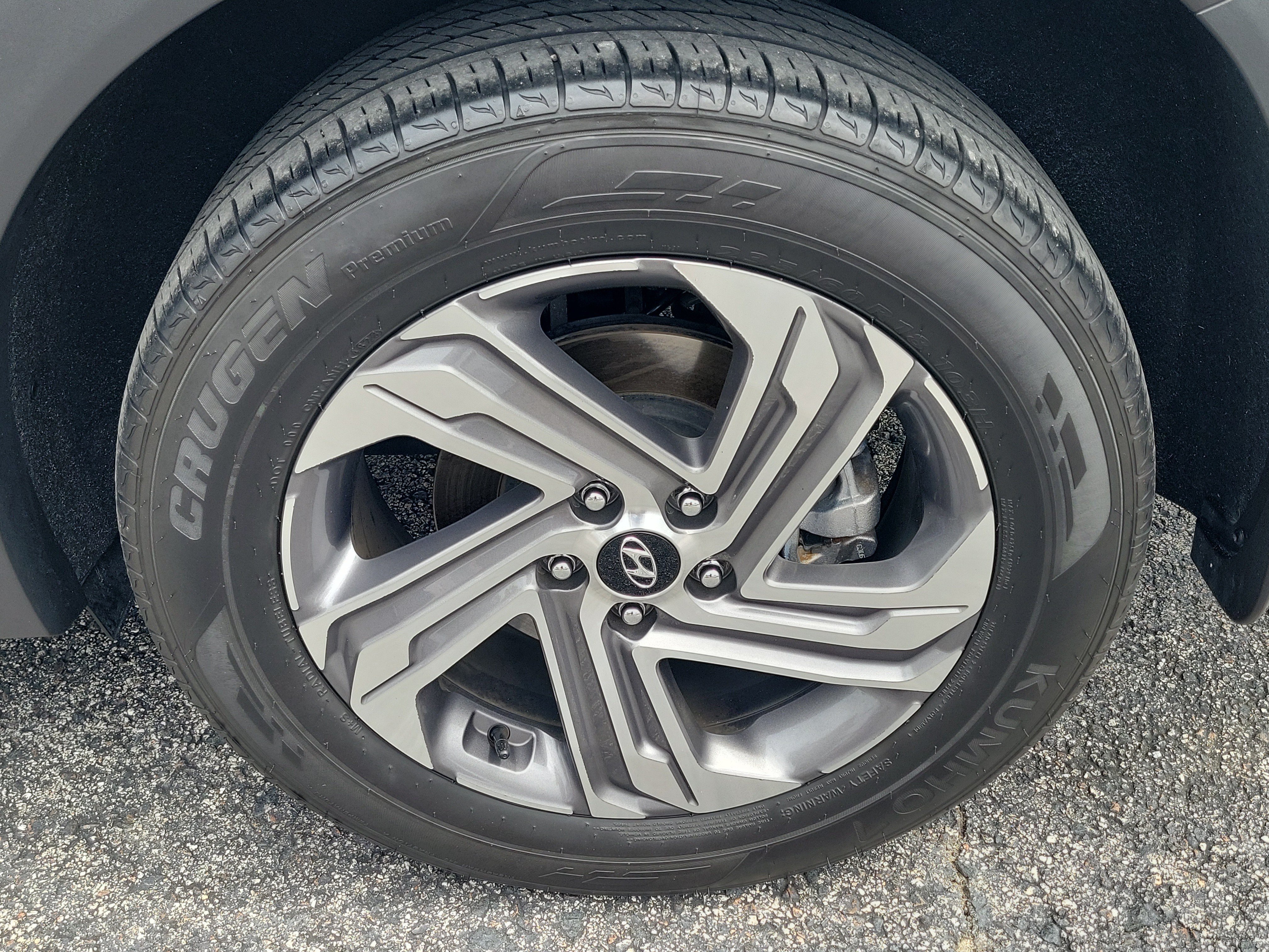 Used 2023 Hyundai Santa Fe SEL w/ Premium Package FWD image 9