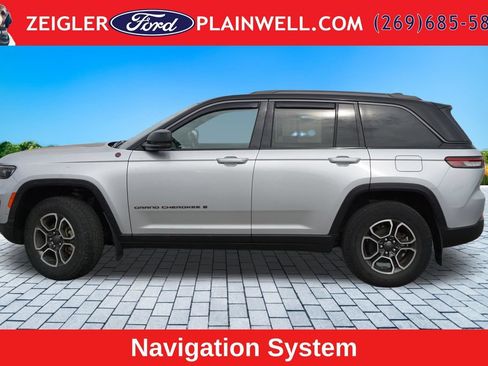 Used 2022 Jeep Grand Cherokee Trailhawk w/ ADV Protech Group II AWD/4WD image 2