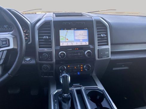 Used 2018 Ford F150 Lariat w/ Equipment Group 502A Luxury AWD/4WD image 7