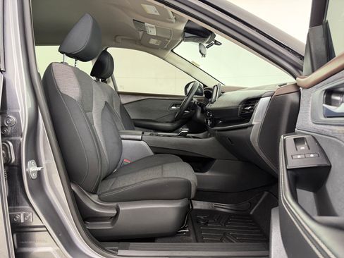 Used 2021 Nissan Rogue SV AWD/4WD image 23