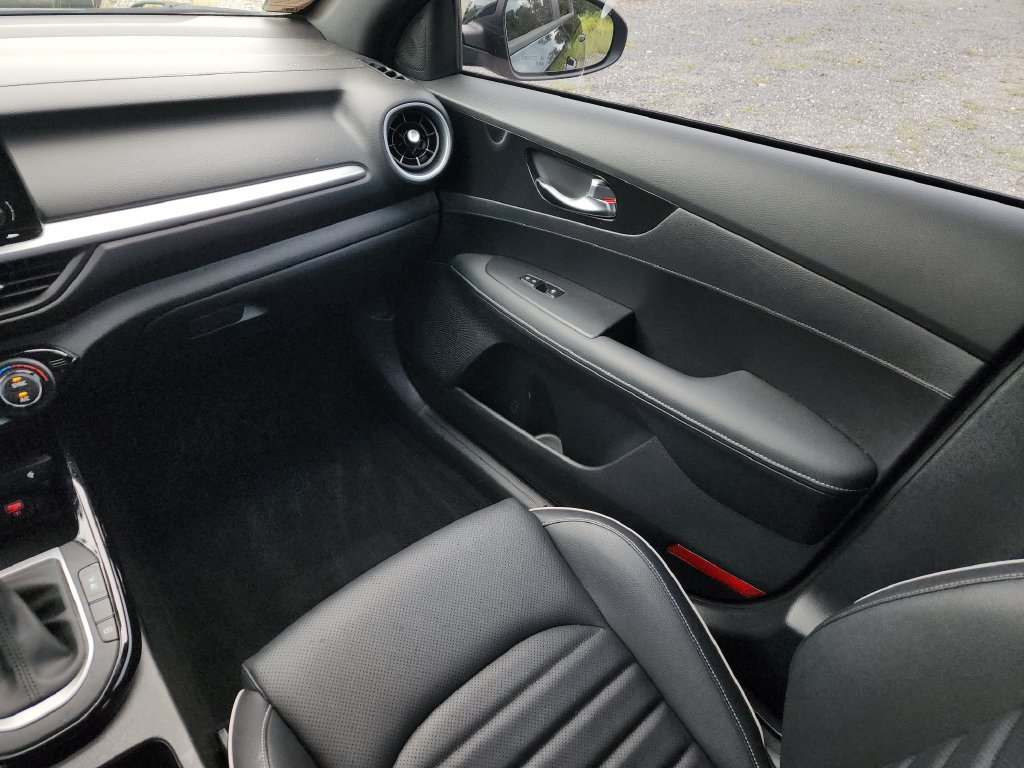 Certified 2024 Kia Forte GT-Line w/ GT-Line Premium Package FWD image 18