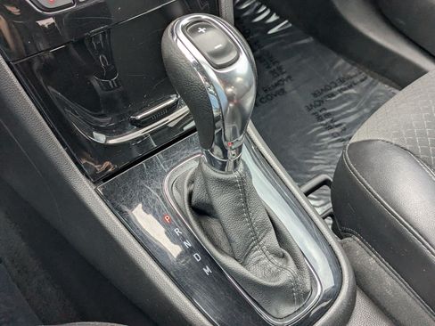 Used 2019 Buick Encore Sport Touring AWD/4WD image 27