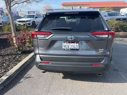 Used 2025 Toyota RAV4 XLE w/ Convenience Package image 16