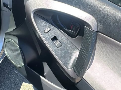 Used 2012 Toyota RAV4 4WD w/ Value Pkg image 26
