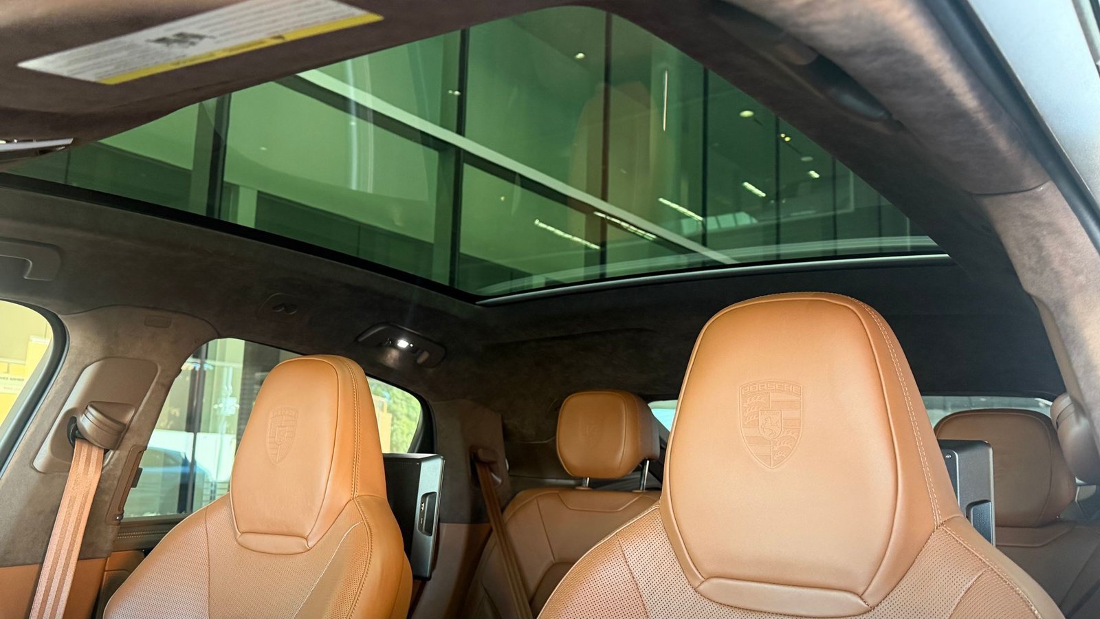 Certified 2022 Porsche Cayenne Turbo AWD/4WD image 15