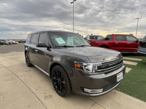 Used 2019 Ford Flex SEL w/ Equipment Group 202A image 6