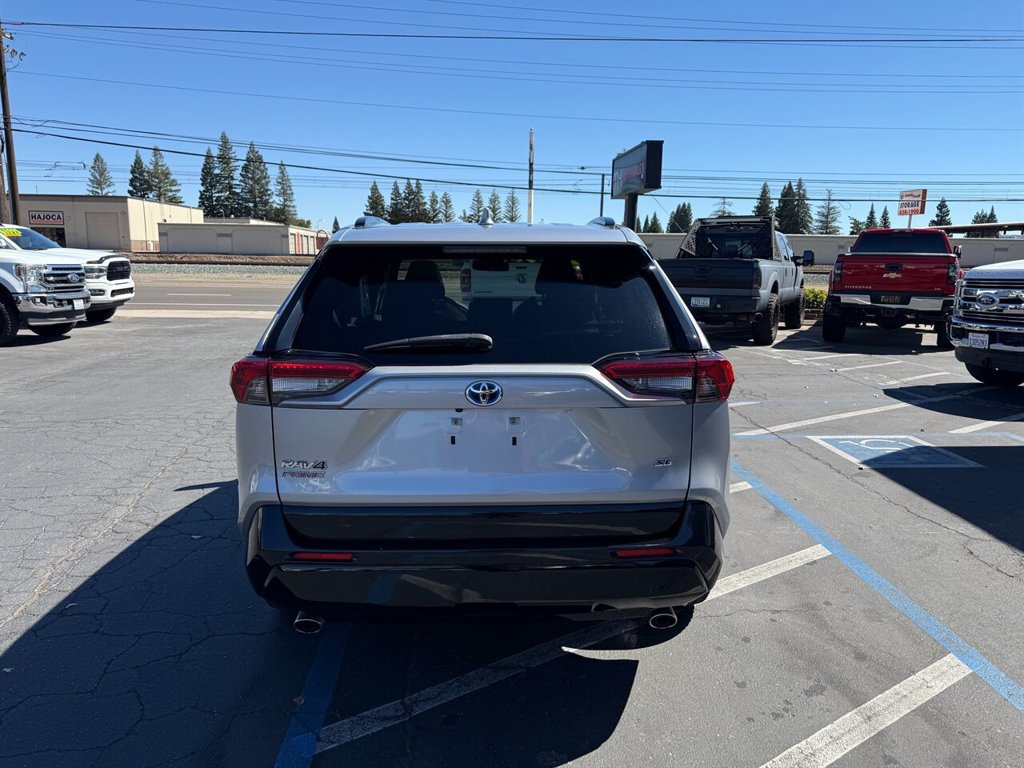 Used 2022 Toyota RAV4 SE w/ Weather & Moonroof Package AWD/4WD image 6
