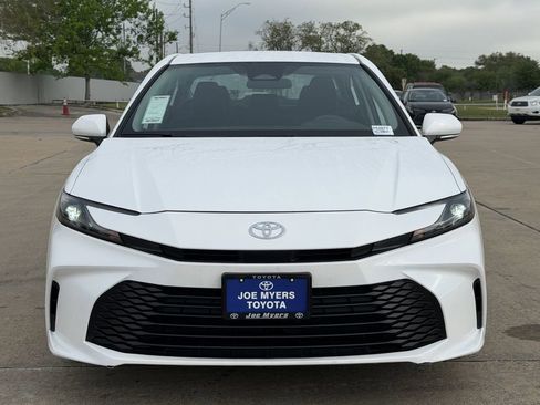 Used 2025 Toyota Camry LE FWD image 3