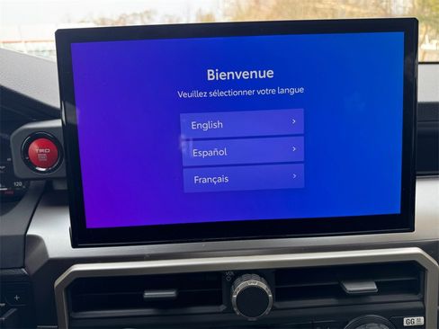 Used 2024 Toyota Tacoma TRD Sport w/ TRD Sport Upgrade Package image 22