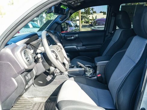 Used 2023 Toyota Tacoma TRD Off-Road image 16